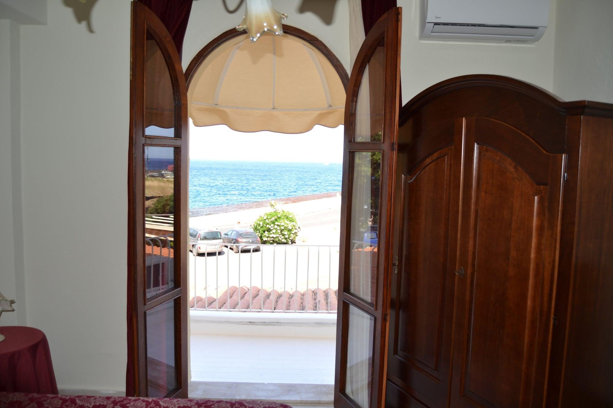 Hotel Porto Azzurro ジャルディーニ・ナクソス エクステリア 写真