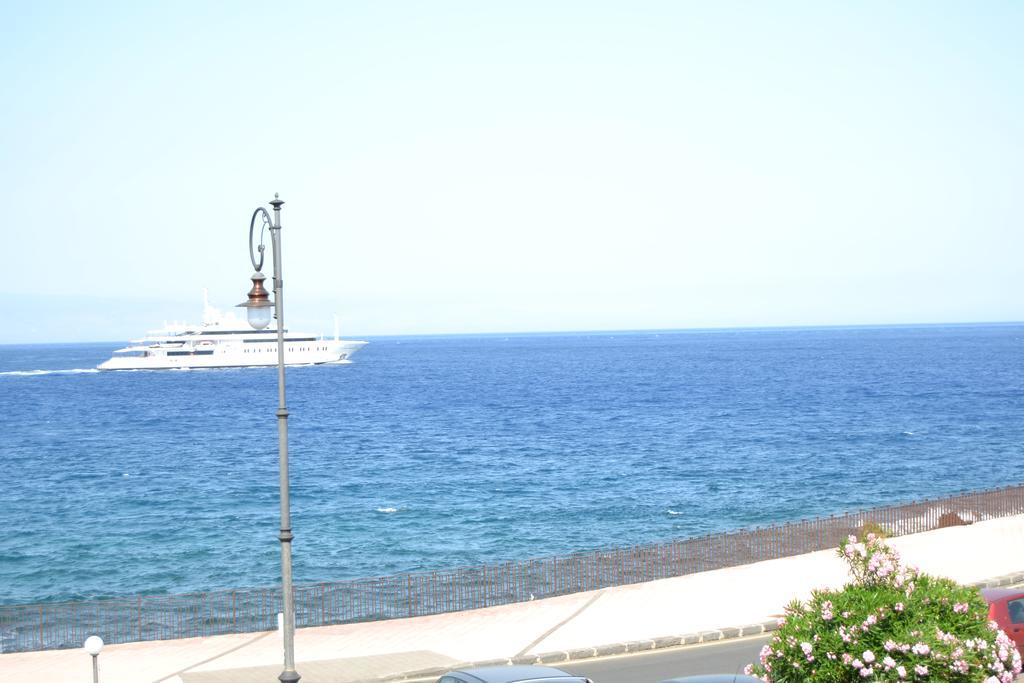 Hotel Porto Azzurro ジャルディーニ・ナクソス エクステリア 写真