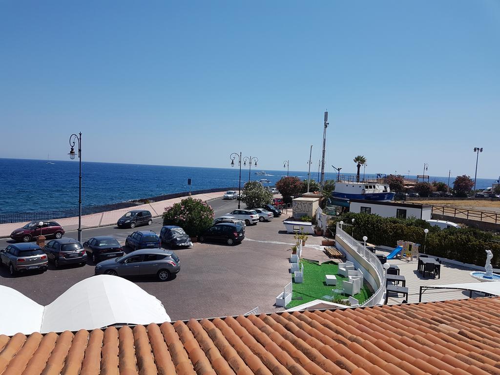Hotel Porto Azzurro ジャルディーニ・ナクソス エクステリア 写真