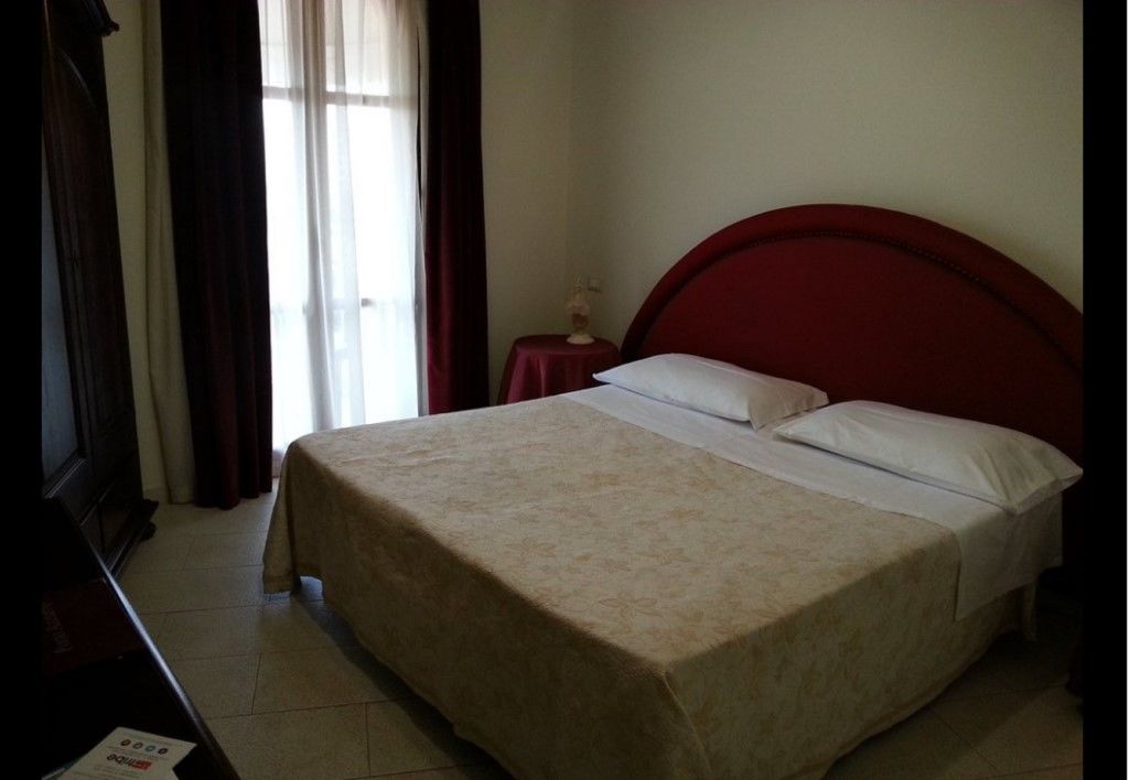 Hotel Porto Azzurro ジャルディーニ・ナクソス エクステリア 写真